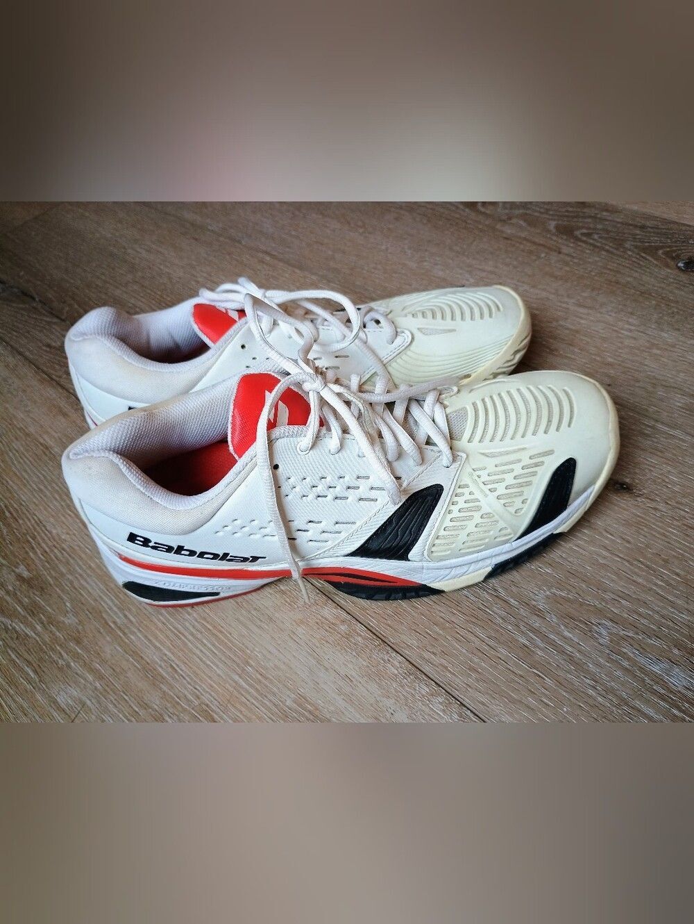 Babolat White, Black & Red Tennis Shoes Michelin Mens Sz 10.5